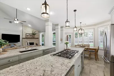 944 Spring Creek Drive, Grapevine, TX 76051 - Photo 15
