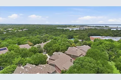 944 Spring Creek Drive, Grapevine, TX 76051 - Photo 35