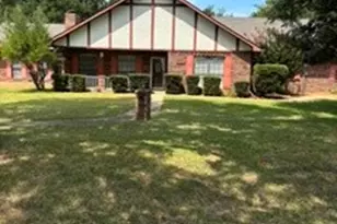 1219 Kiowa Dr E, Lake Kiowa, TX 76240 - Photo 1