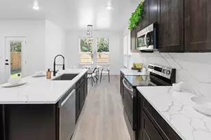 3037 Valentine St, Dallas, TX 75215 - Photo 9