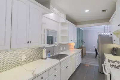 310 Glen Rose Avenue, Cleburne, TX 76033 - Photo 9