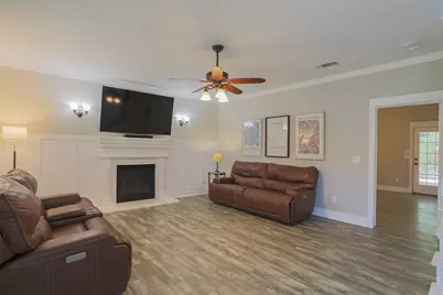310 Glen Rose Avenue, Cleburne, TX 76033 - Photo 5