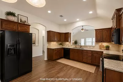 900 Cheryl Street, Crowley, TX 76036 - Photo 7