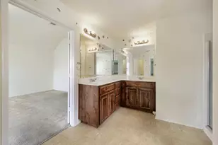 900 Cheryl St, Crowley, TX 76036 - Photo 11