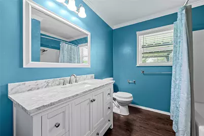 525 W 7th Street, Crawford, TX 76638 - Photo 17
