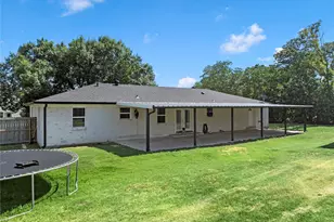 525 W 7th St, Crawford, TX 76638 - Photo 19
