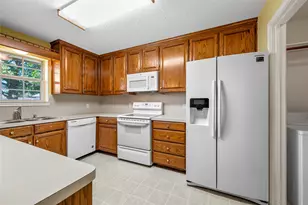 100 W Jade Dr, Hewitt, TX 76643 - Photo 9