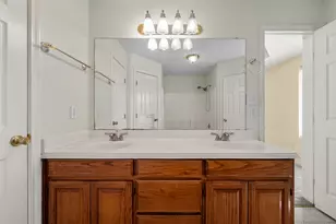 100 W Jade Dr, Hewitt, TX 76643 - Photo 15