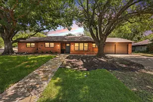 6113 Whitman Ave, Fort Worth, TX 76133 - Photo 1