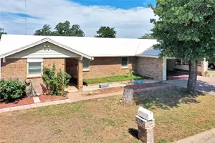 120 Brad St, Jacksboro, TX 76458 - Photo 3
