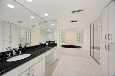 6715 Glenhurst Drive, Dallas, TX 75254 - Photo 17