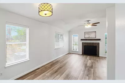 2904 Kathleen Lane, Euless, TX 76039 - Photo 3