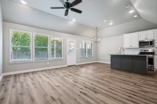 122 Elm Ln, Roanoke, TX 76262 - Photo 5
