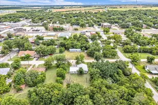 610 E Limestone Ave, Mart, TX 76664 - Photo 29