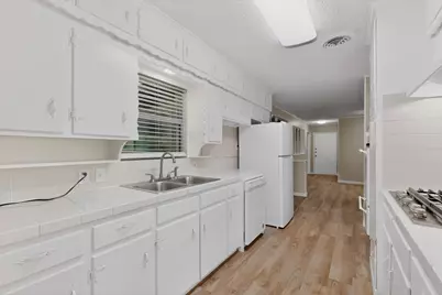 1016 Sproles Drive, Benbrook, TX 76126 - Photo 17