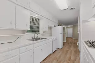1016 Sproles Dr, Benbrook, TX 76126 - Photo 15