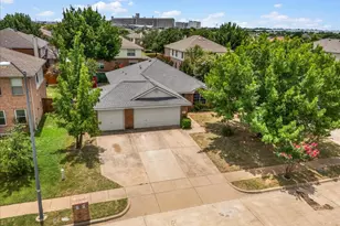 717 Partridge Dr, Saginaw, TX 76131 - Photo 3