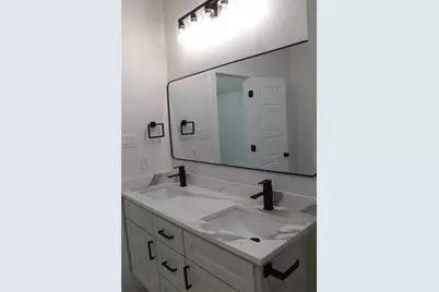 936 E Annie Street, Fort Worth, TX 76104 - Photo 17