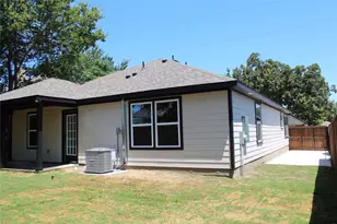 936 E Annie St, Fort Worth, TX 76104 - Photo 37