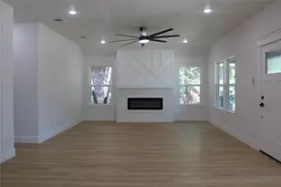 936 E Annie St, Fort Worth, TX 76104 - Photo 3