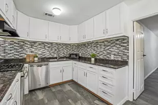 1224 Trailwood Dr, Hurst, TX 76053 - Photo 11
