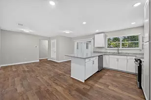 7516 S College Cir, North Richland Hills, TX 76180 - Photo 9