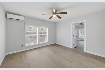 300 Emma Street, Fort Worth, TX 76111 - Photo 13