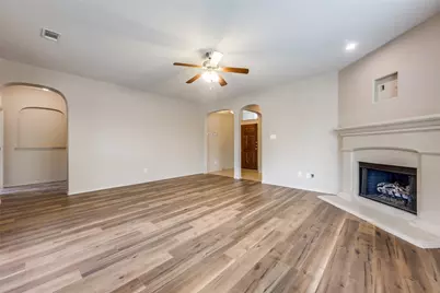 1104 Nora Lane, Denton, TX 76210 - Photo 5