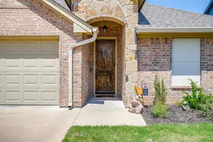 3207 Windcrest Dr, Granbury, TX 76049 - Photo 3