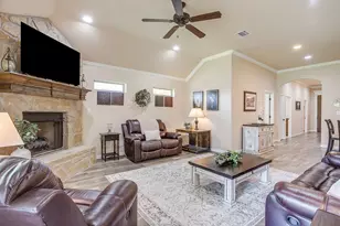 3207 Windcrest Dr, Granbury, TX 76049 - Photo 13