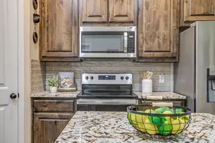 3207 Windcrest Dr, Granbury, TX 76049 - Photo 7