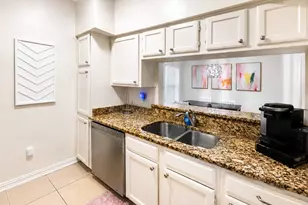 3257 Donnelly Cir, Fort Worth, TX 76107 - Photo 7