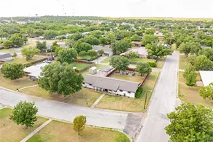 1400 Sycamore St, Breckenridge, TX 76424 - Photo 35