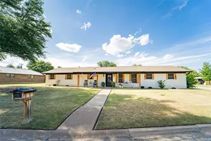 1400 Sycamore St, Breckenridge, TX 76424 - Photo 37