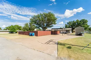 1400 Sycamore St, Breckenridge, TX 76424 - Photo 29