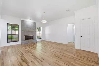 2422 Black Spruce Court, Arlington, TX 76001 - Photo 5
