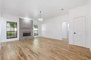 2422 Black Spruce Ct, Arlington, TX 76001 - Photo 5