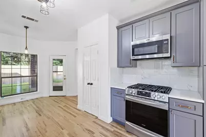 2422 Black Spruce Court, Arlington, TX 76001 - Photo 13
