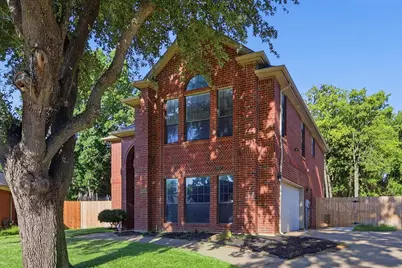 2422 Black Spruce Court, Arlington, TX 76001 - Photo 3