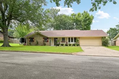 944 Moore Street S, Sulphur Springs, TX 75482 - Photo 1