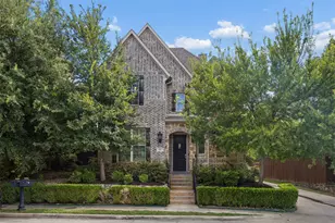 1022 Shadyside Ln, Dallas, TX 75223 - Photo 1
