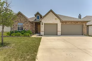 120 Rosemary Dr, Azle, TX 76020 - Photo 1