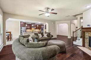 8 Duskview Ln, Edgecliff Village, TX 76134 - Photo 5