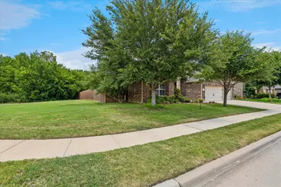 8 Duskview Lane, Edgecliff Village, TX 76134 - Photo 3