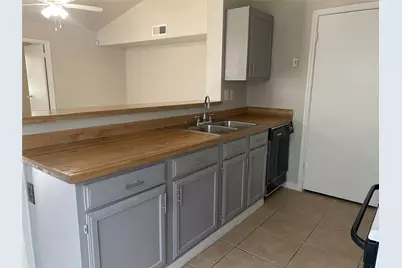 2425 Limestone Drive, Arlington, TX 76014 - Photo 7