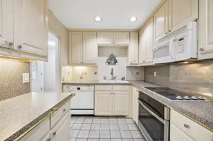 9149 Emberglow Ln, Dallas, TX 75243 - Photo 9