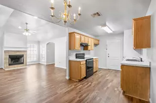 9212 Coral Ln, Fort Worth, TX 76140 - Photo 7