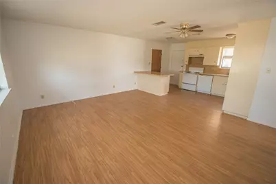 712 N Keith Street, Granbury, TX 76048 - Photo 3