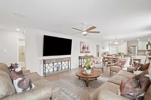 1028 Naranjos Dr, Fort Worth, TX 76052 - Photo 9