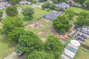 816 Balkan Dr, Lancaster, TX 75134 - Photo 5